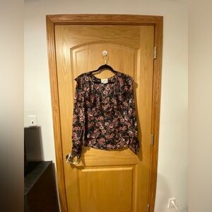 1 Try Women’s Size Medium Black Floral Blouse with Ruffle Neckline & Sleeves